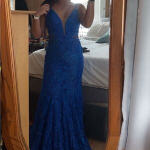 Size 2 La Femme Prom dress